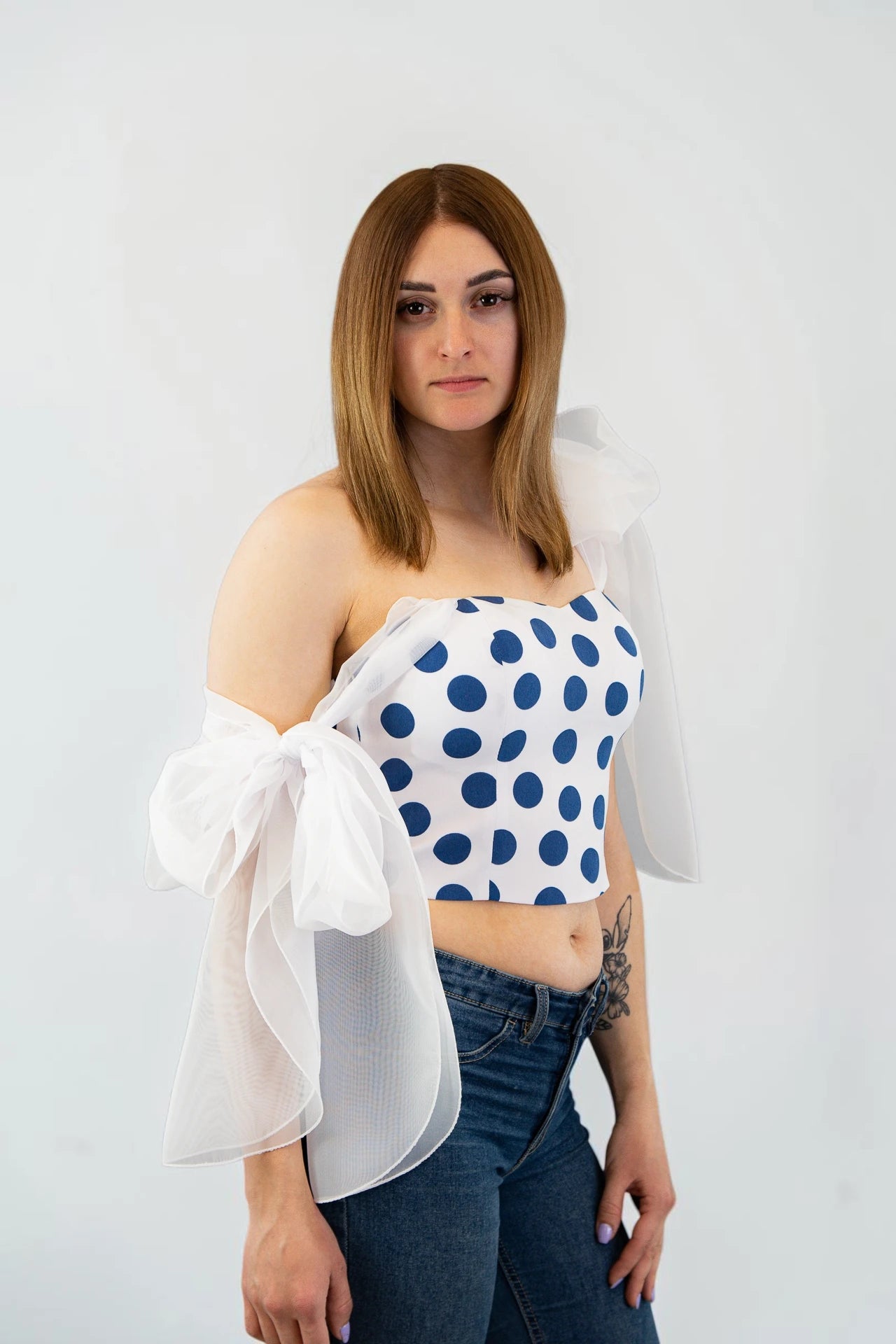 Top z kokardkami