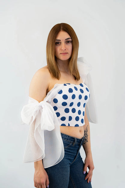 Top z kokardkami